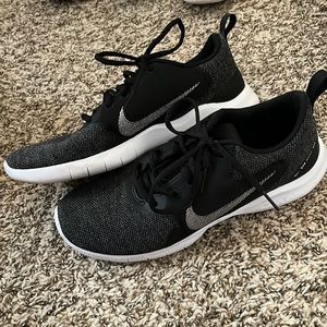 Women’s Nike Flex Gym Shoes Size 9